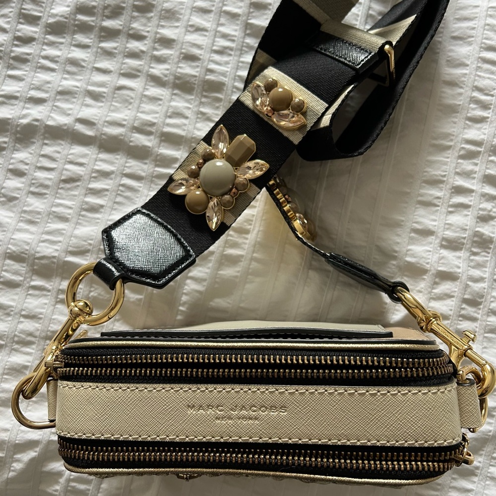 Marc Jacobs Snapshot Bag- Gold and Black Embellished Crossbody Bag - Picture 2 of 4
